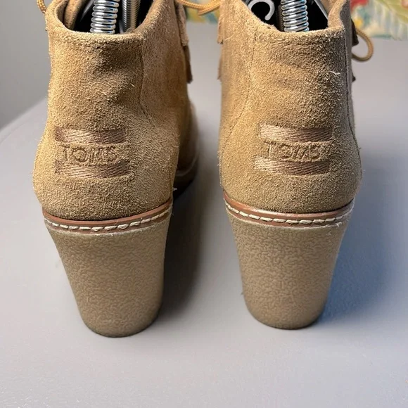 🎄SALE🎄TOMS 7.5 Wheat Brown Suede Leather Sherpa Wedge Ankle Desert Boots - Picture 5 of 8